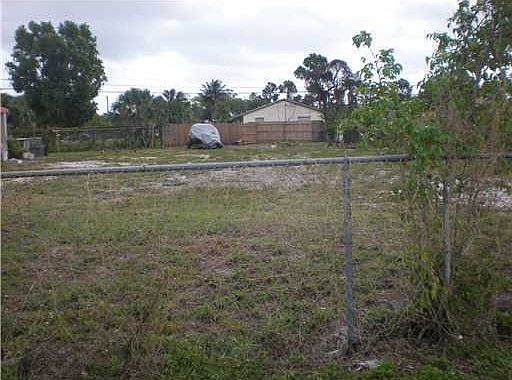 1st image of  Urquhart Street