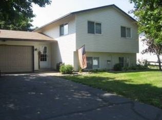 9660 Heath Ave S, Cottage Grove, MN 55016