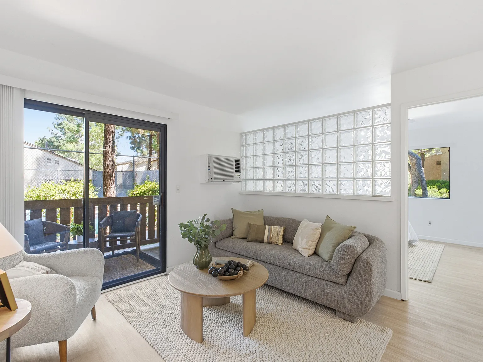1 bed, 525 sqft, $2,150 — Photo 3