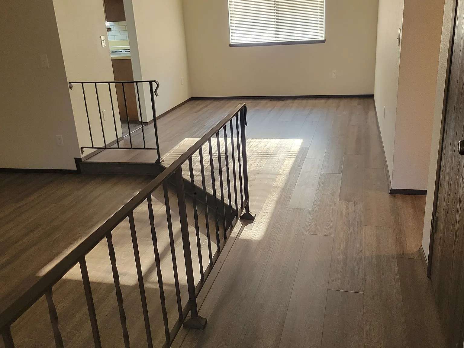3 bed, 1384 sqft, $2,350 — Photo 4