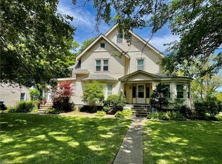 4689 E Lake Rd, Sheffield Lake, OH 44054