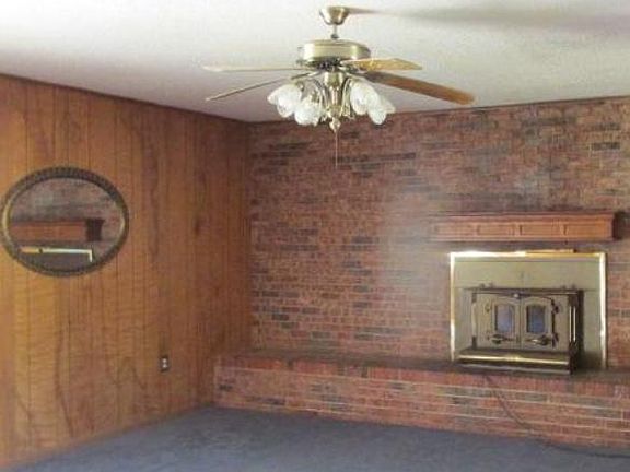 3rd image of 204 Pine St