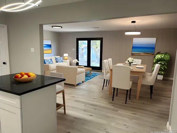 222 Parkview Dr, Universal City, TX 78148