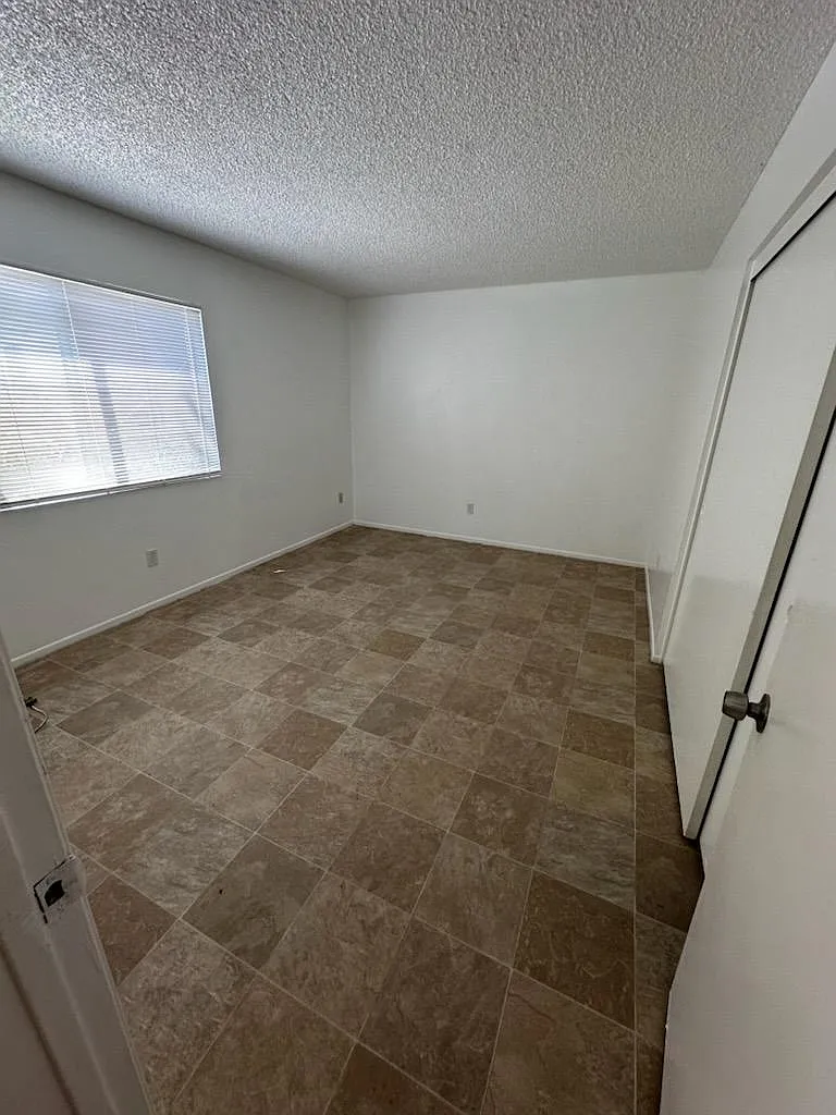2 bed, 700 sqft, $1,525 — Photo 3