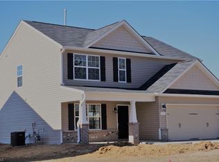 1911 Briar Run Dr, Greensboro, NC 27405