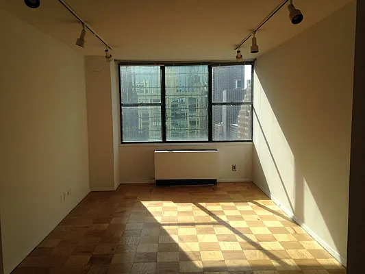 Rented by Nest Seekers International | media 17