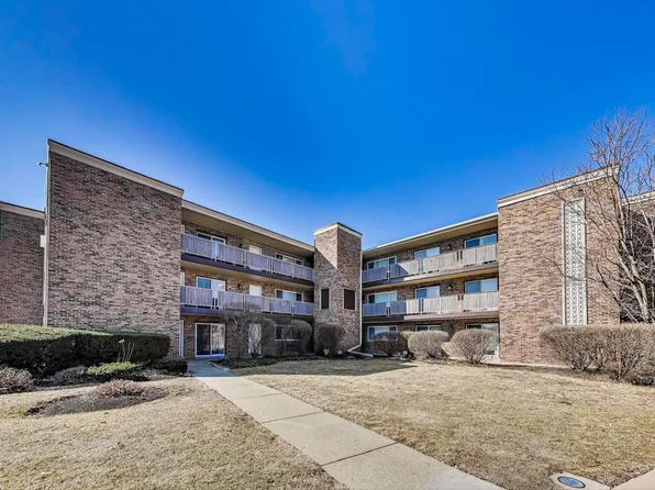 600 S York St APT 3D, Elmhurst, IL 60126