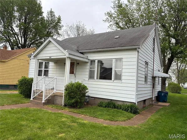 504 N Douglas St, Saint Jacob, IL 62281
