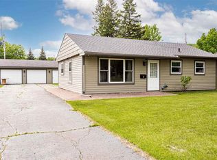 14 Aiken Cir, Silver Bay, MN 55614