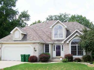 3854 E Oldfield Dr, Warsaw, IN 46580