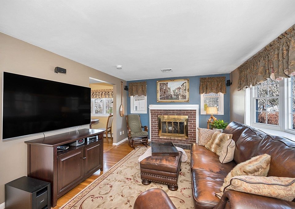 14 Burnham Rd, Lowell, MA 01852 Zillow