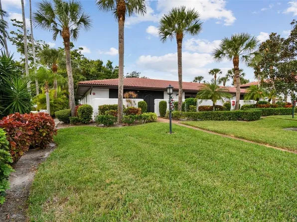 301 Barcelona Dr, Bradenton, FL 34210