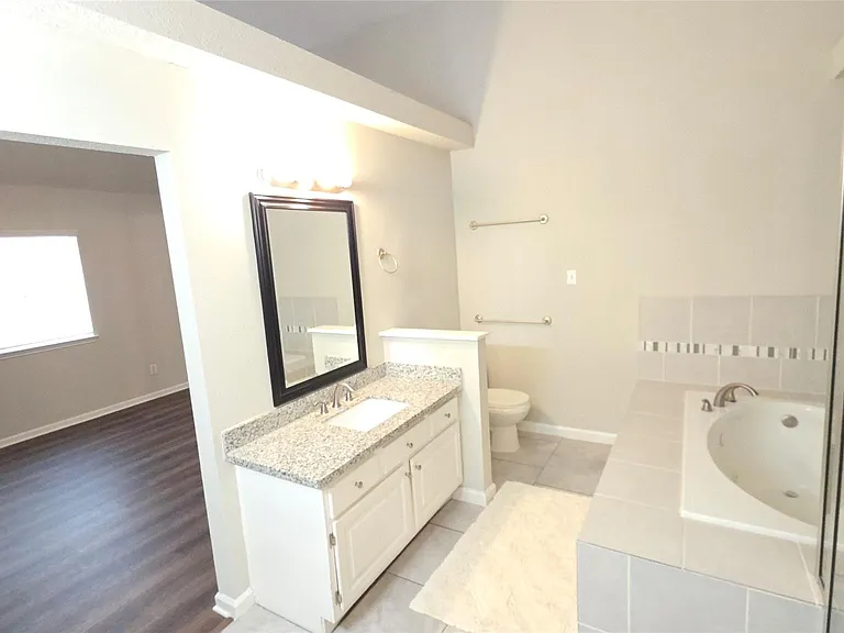13551 Pasa Robles Ln — Photo 10