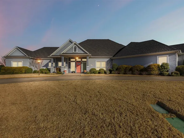 2233 Nottaway Dr, Cleburne, TX 76033