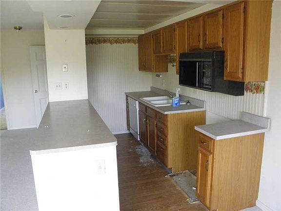 2nd image of 1117 Canterbury Ct APT C
