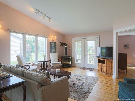 4th image of 12 Windermere Ct