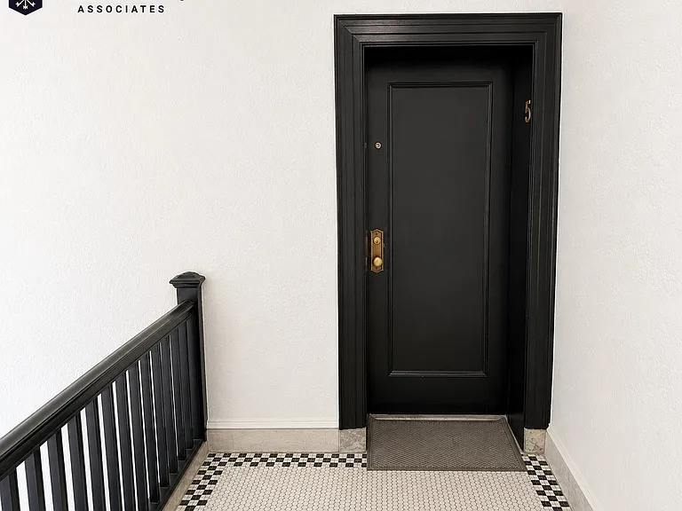 415 Washington St #5 — Photo 32