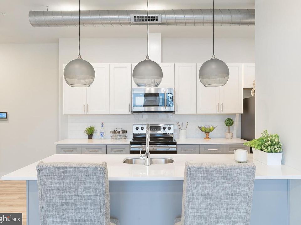 1st image of 121 W Cumberland St #102