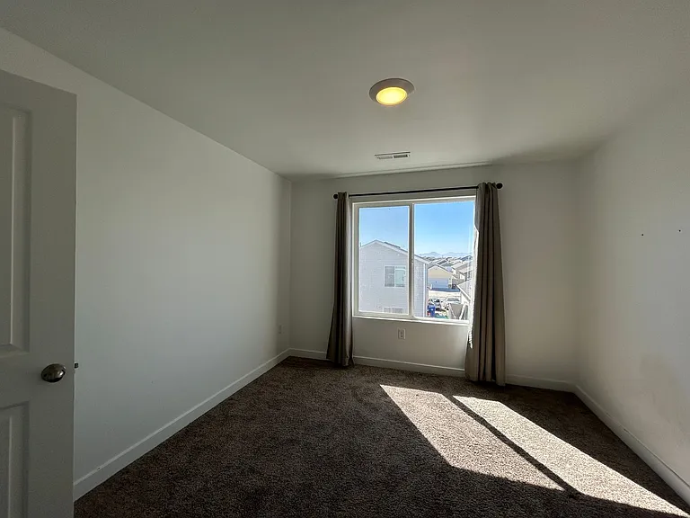 1712 E Fall St — Photo 10
