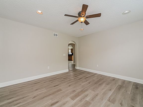 5th image of 4235 Mendenwood Ln