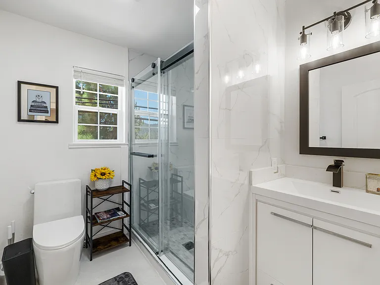 Downstairs full bathroom.
