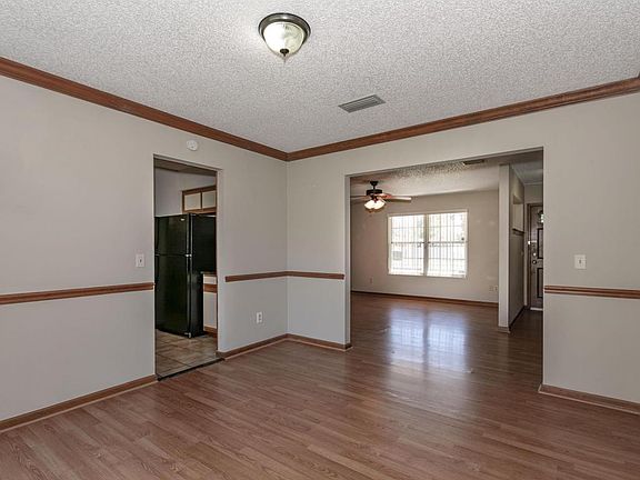4th image of 9014 Mornington Dr