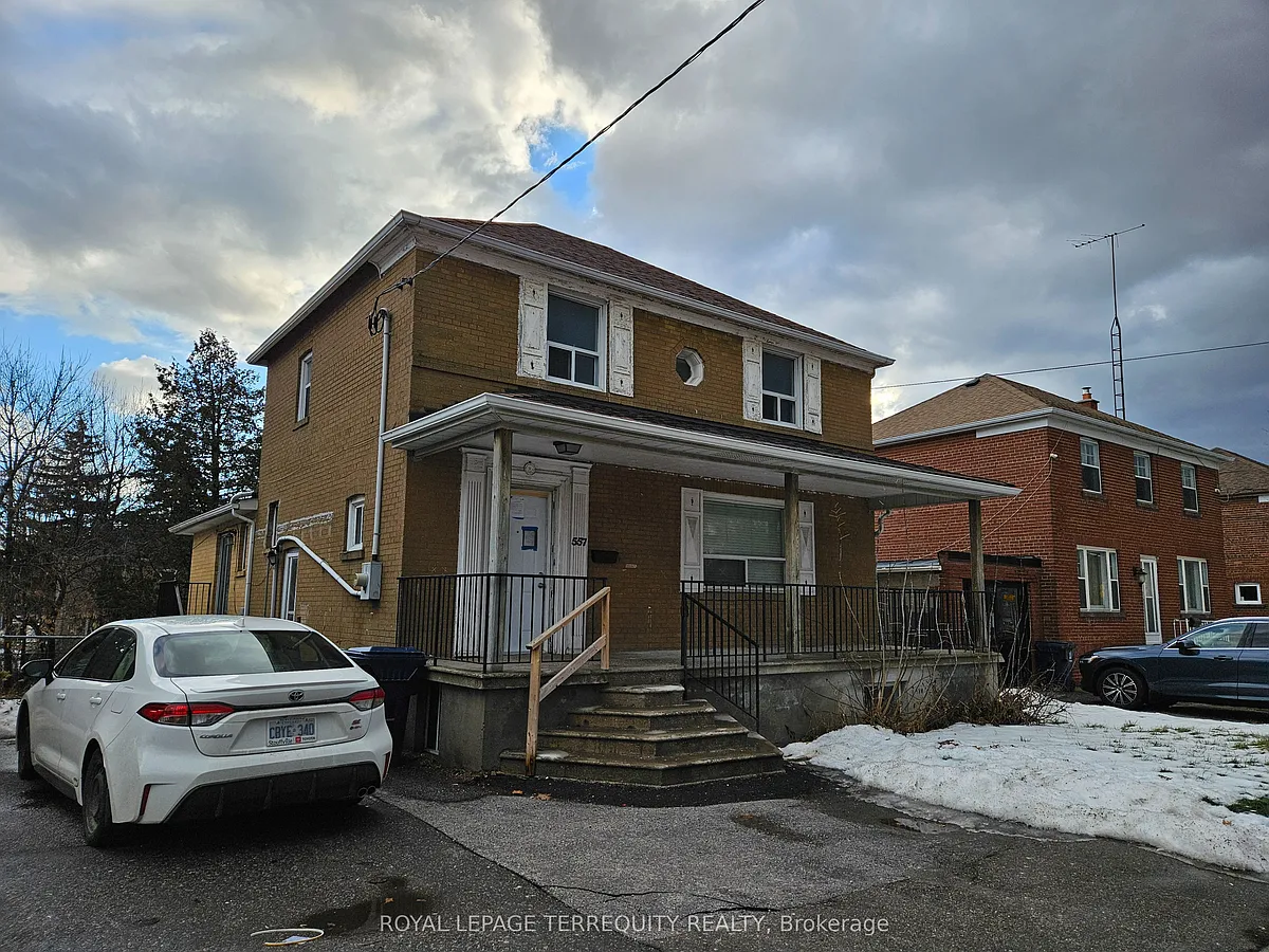 Building Photo - 557 Lawrence Ave W