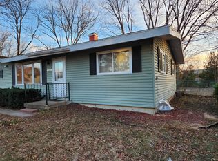 5807 Lake Edge Rd, Mc Farland, WI 53558