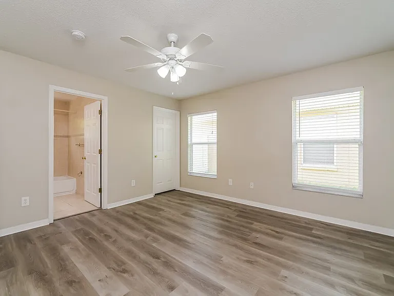 213 Owenshire Cir — Photo 10