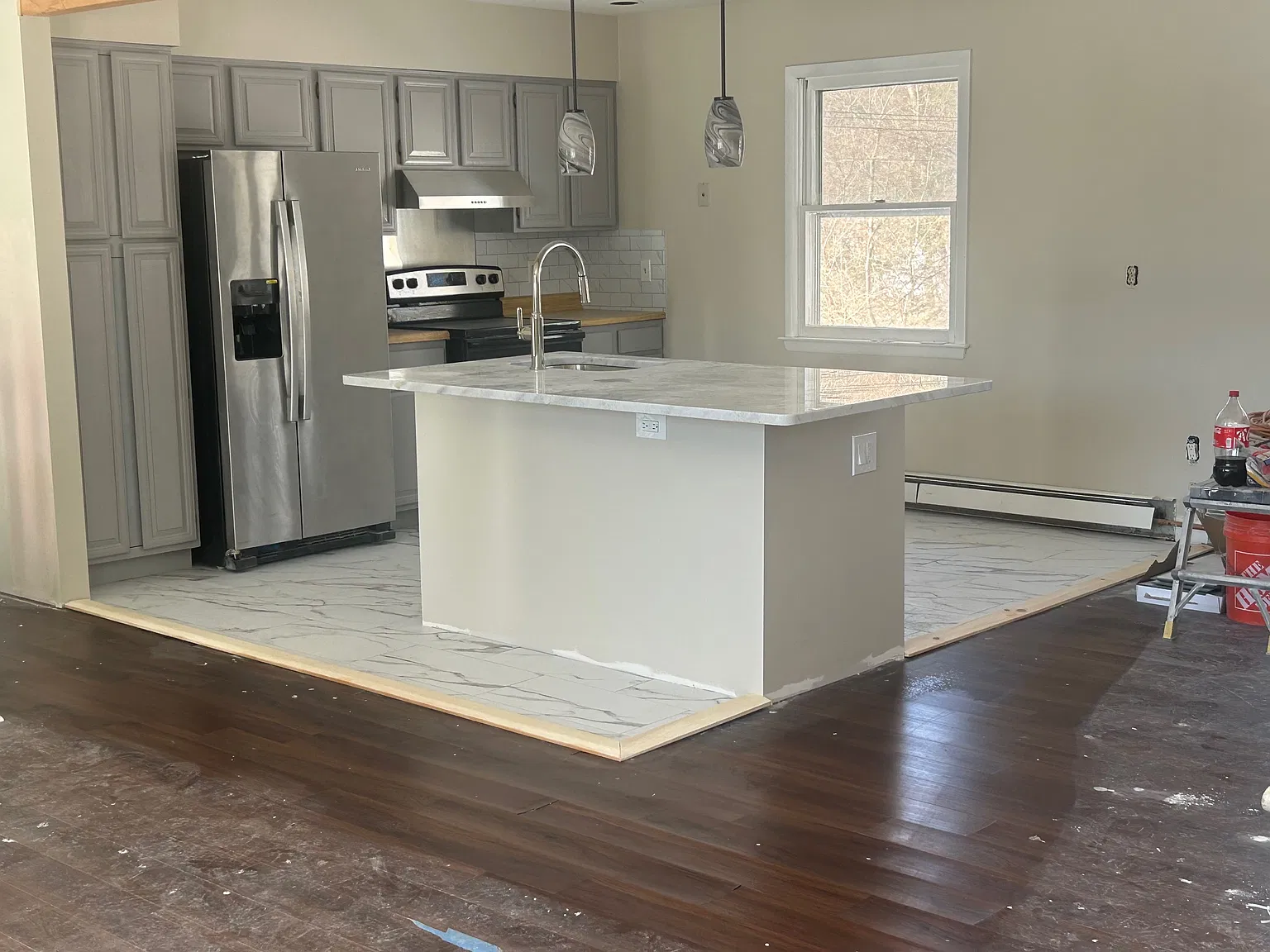 3 bed, 1100 sqft, $3,300 — Photo 4