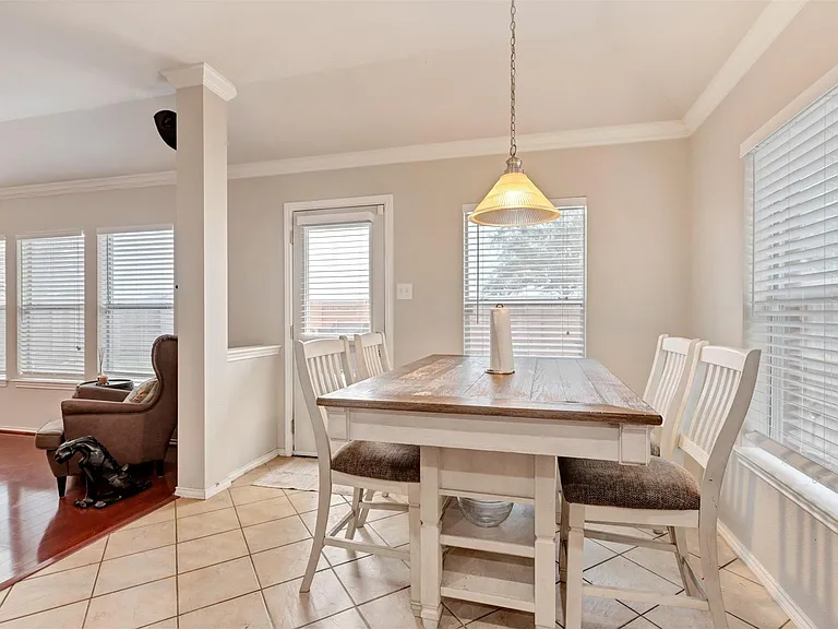 2911 Ashbrook Ln — Photo 11