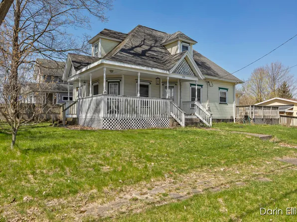 193 Oak St, Freeport, MI 49325