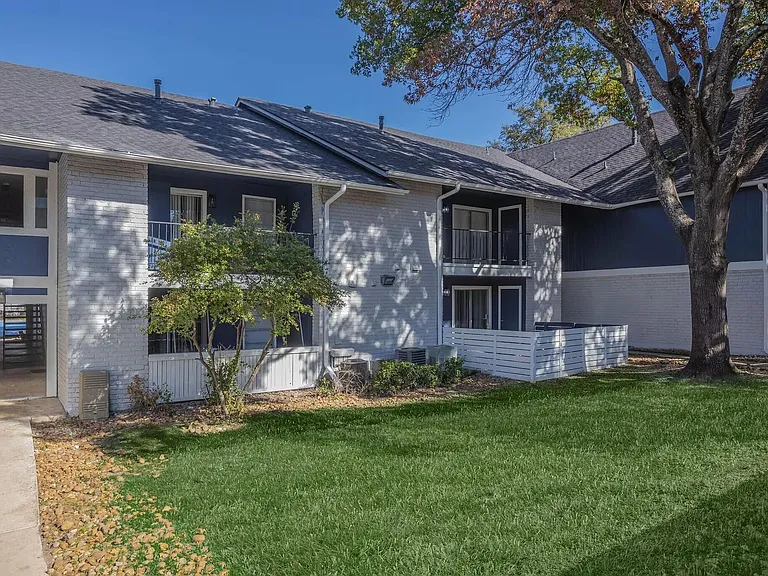 Experience the charm of Distinction Apartment Homes, where modern living meets serene landscapes. Enjoy spacious layouts, vibrant greenery, and a welcoming community. Schedule your tour today and envision your new home!