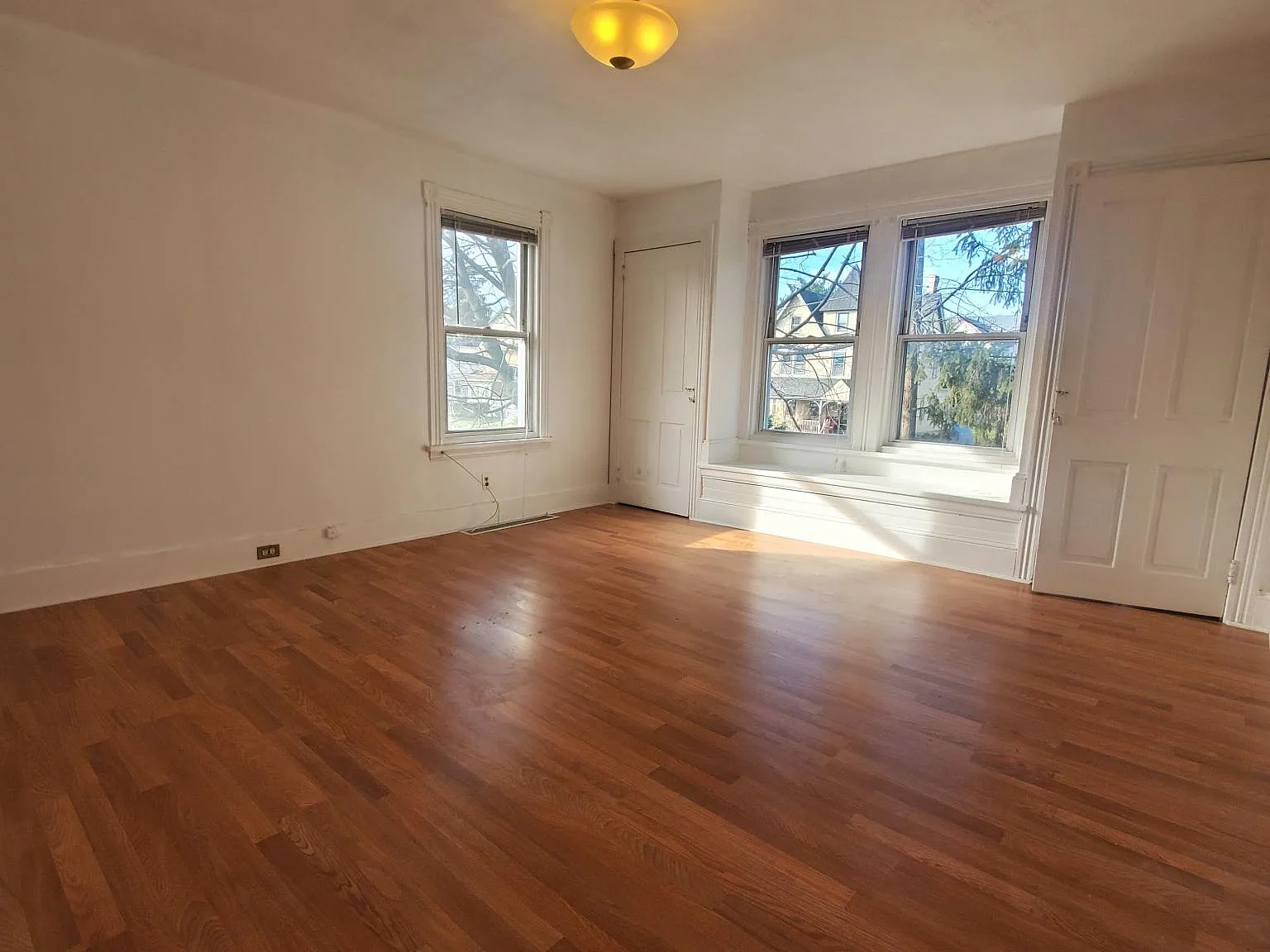 2 bed, 900 sqft, $1,785 — Photo 2