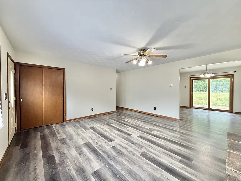 2437 S Country Ln — Photo 11