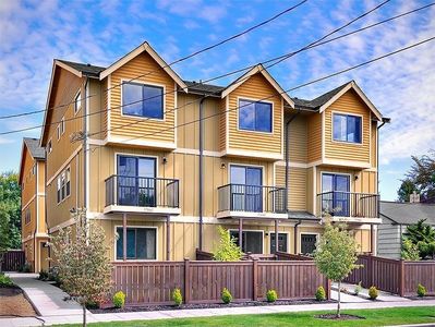 9746 4th Ave NW #A, Seattle, WA, 98117