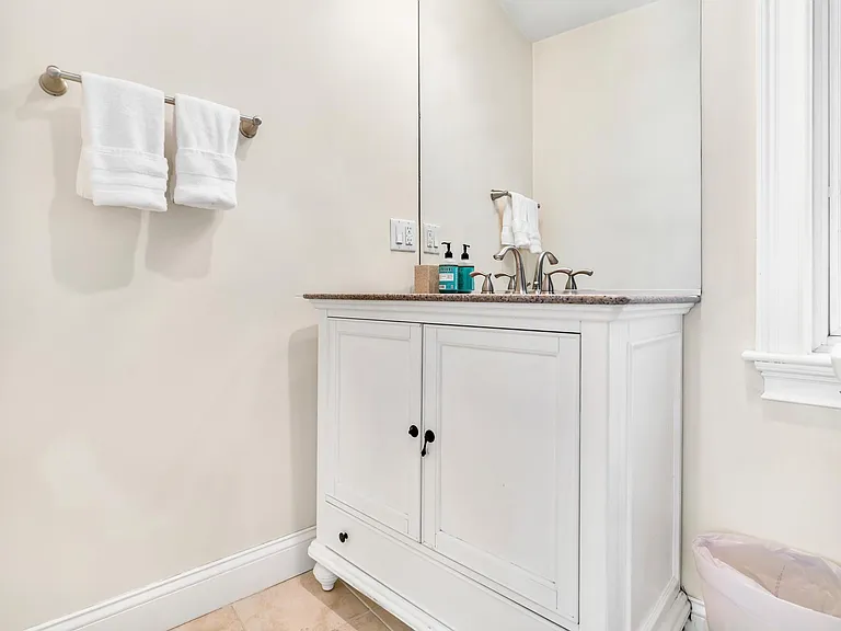 10 Bradbury St #10 — Photo 15