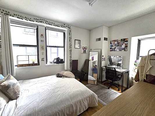 Rented by Green Home NY Realty LLC | media 1