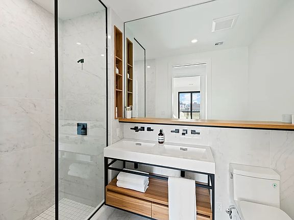4th image of 707 Willoughby Ave #5