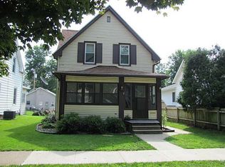 815 9th St SW, Cedar Rapids, IA 52404