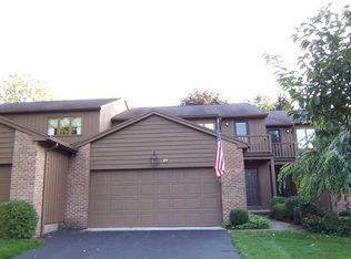 89 Great Wood Cir, Fairport, NY 14450