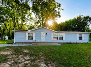 54598 Park Ln, Eau Claire, MI 49111