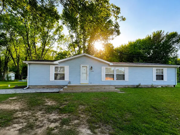 54598 Park Ln, Eau Claire, MI 49111