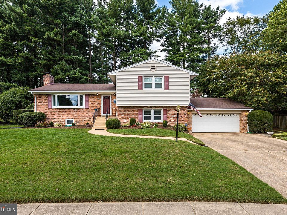 1st image of 705 Skyline Ct NE