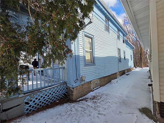 2nd image of 204 Fairgate St