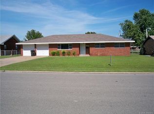200 S Fenway Ave, Bartlesville, OK 74006