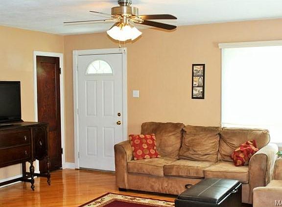 2nd image of 280 Saint Marie St