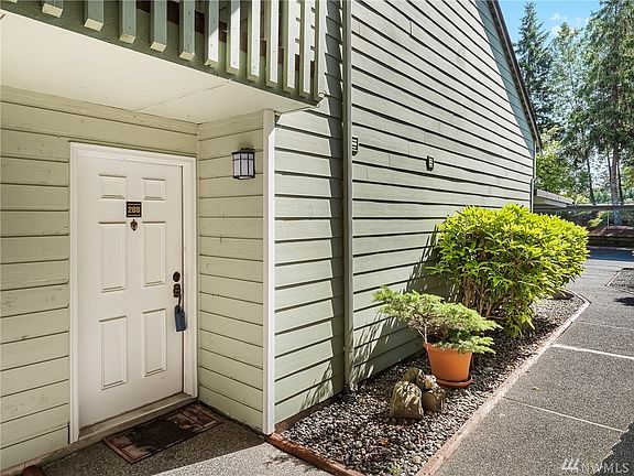 3rd image of 2532 S 317th St APT 208