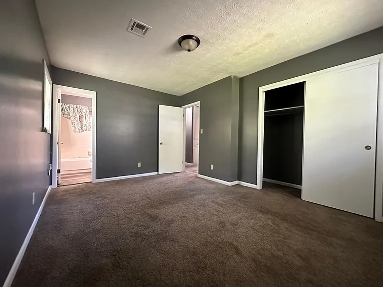 2717 S Wallace Dr — Photo 9
