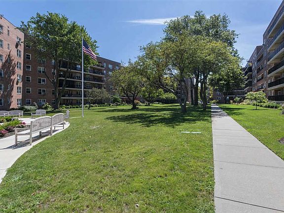 2nd image of 162-41 Powells Cove Blvd APT 4C
